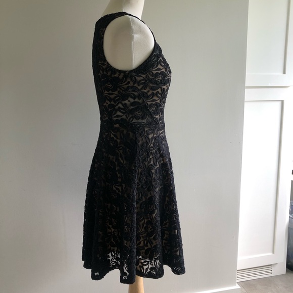 Soprano fit & flare lace dress - Picture 2 of 2